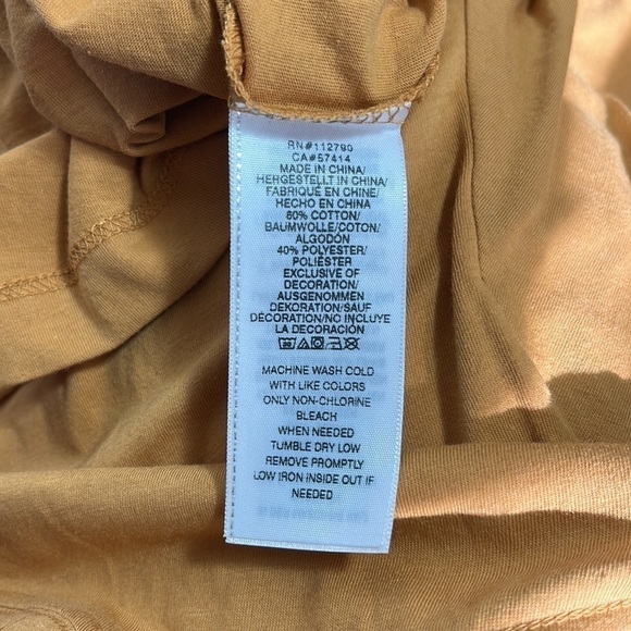 True Religion Tee Shirt Men's M Gold Black Logo Long Sleeve Stretch Knit NWT - Picture 7 of 13